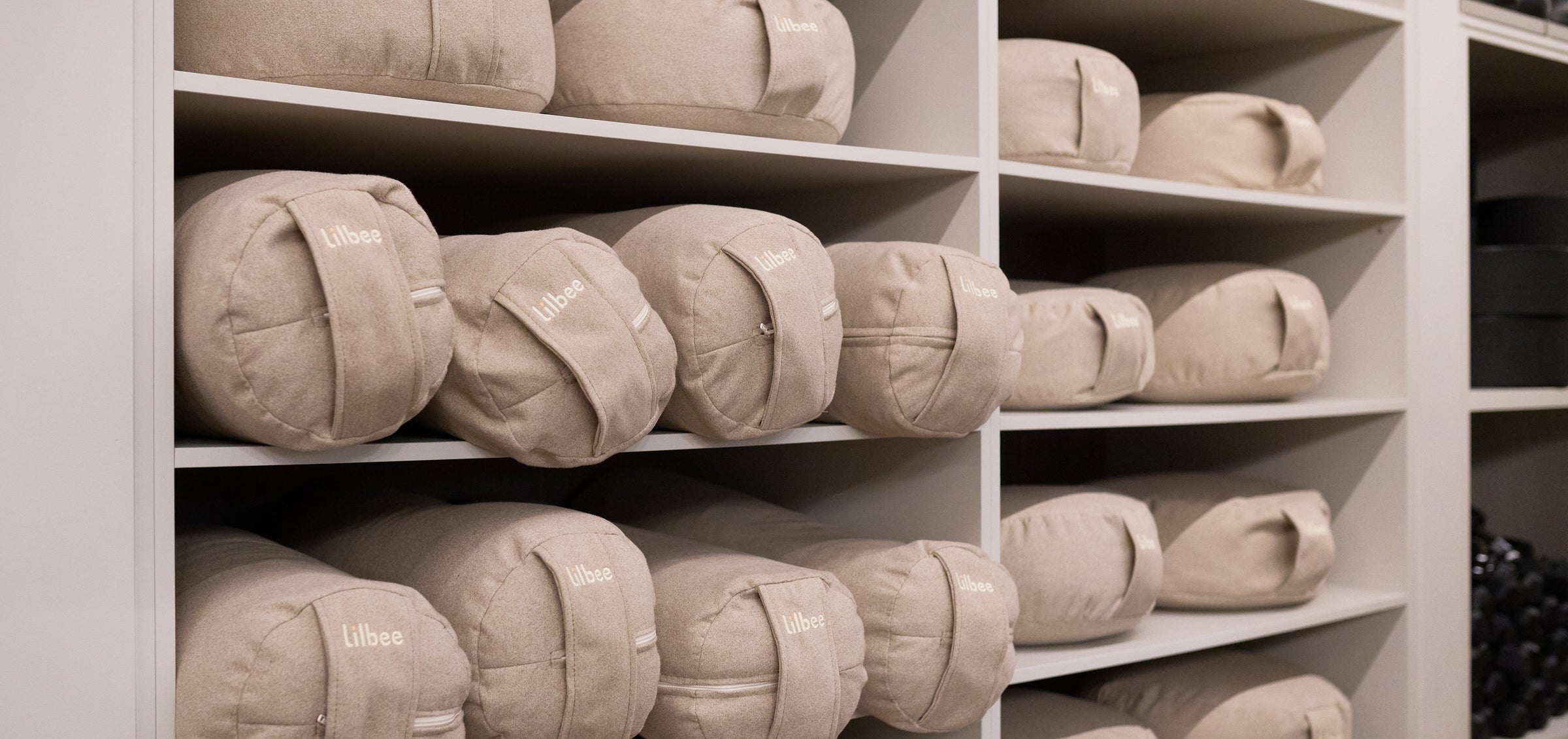 Find Lilbee cushions in a Yoga and Pilates studio, for better practice, and lear how to properly use our products with instructors. 